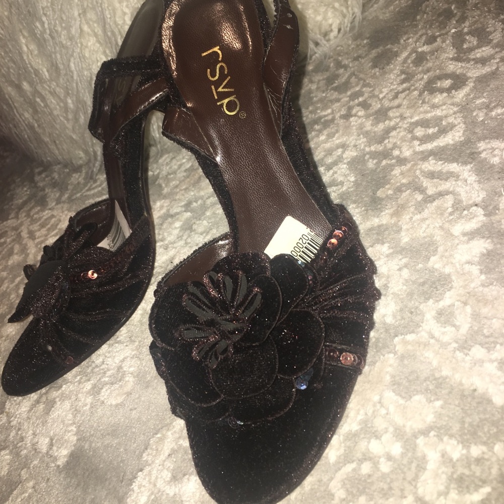 Gorgeous brand new brown real shade shoes.